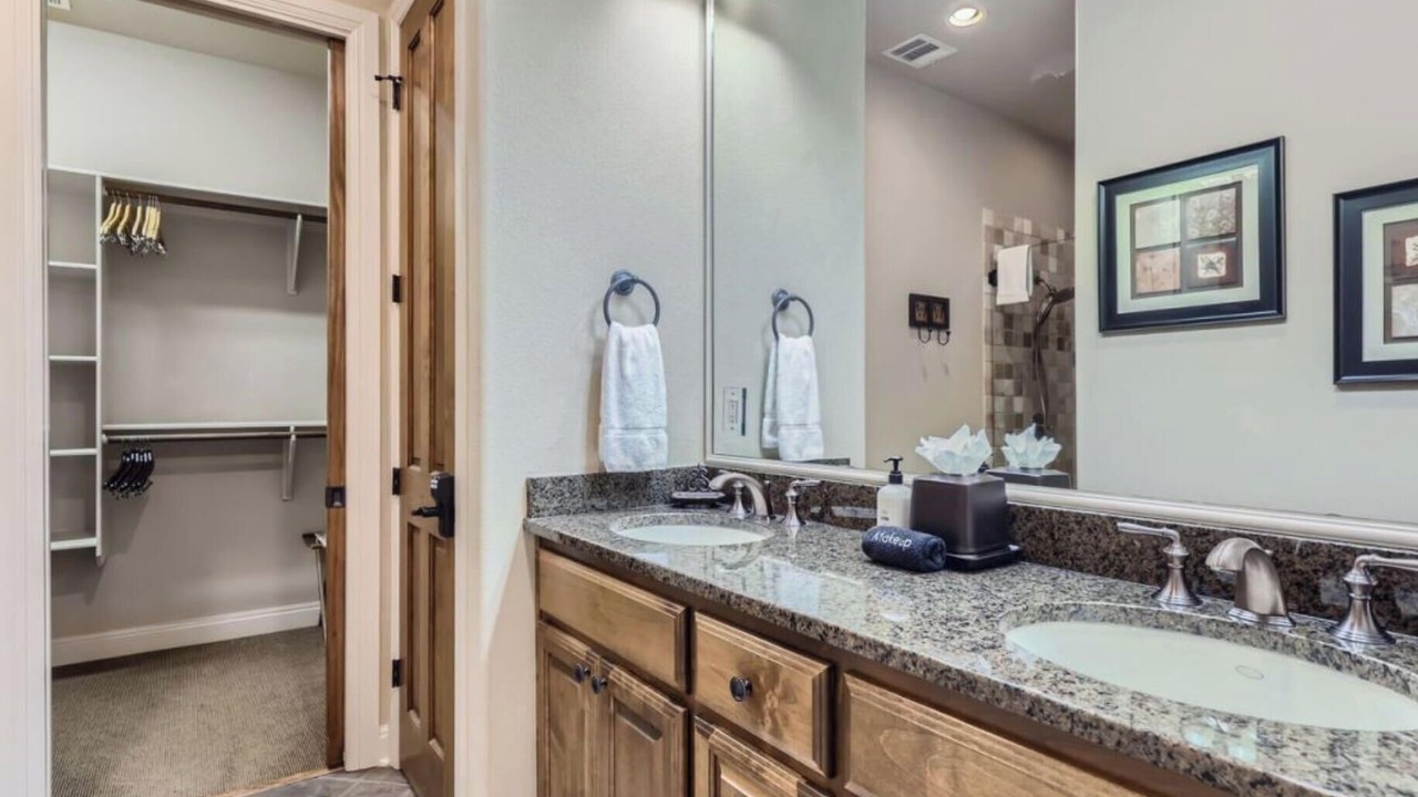 Photo of Bathroom in Lakeway