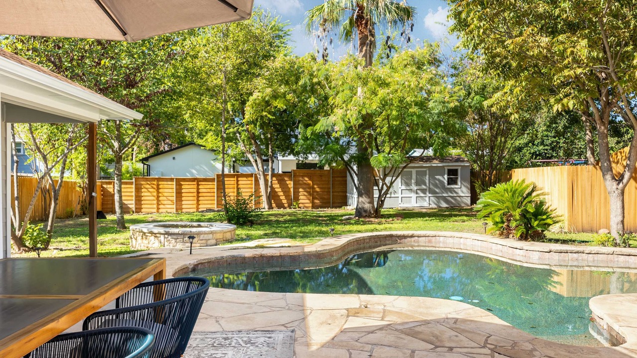 Photo of Outdoor in Highland Park West