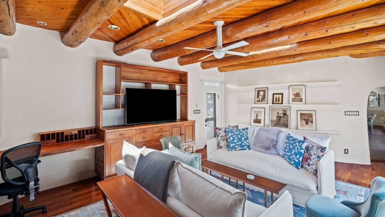 Photo of Livingroom in Tesuque