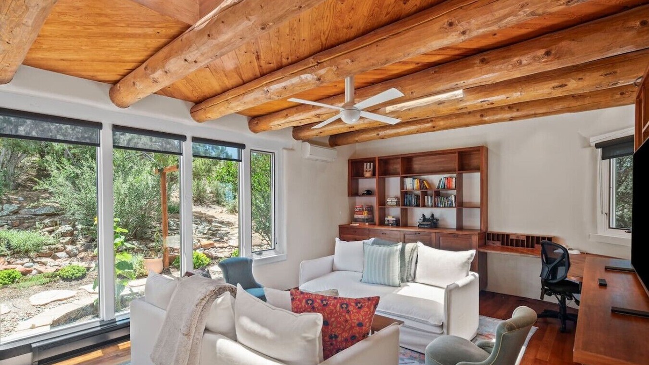 Photo of Livingroom in Tesuque