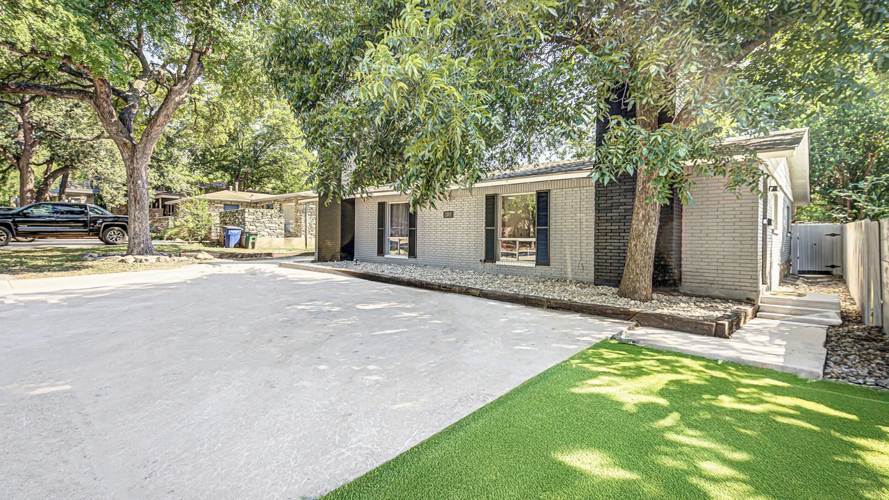 Photo of Outdoor in Barton Hills