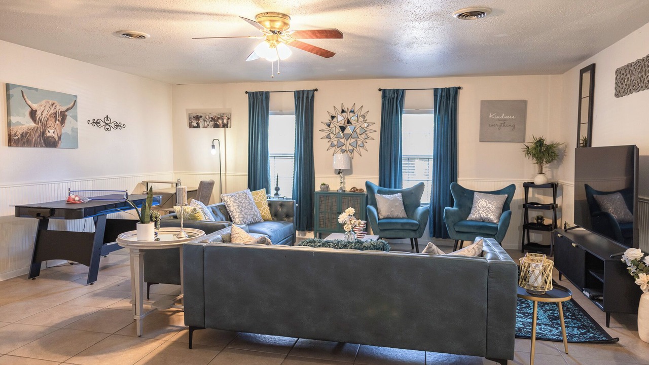 Photo of Livingroom in College Station