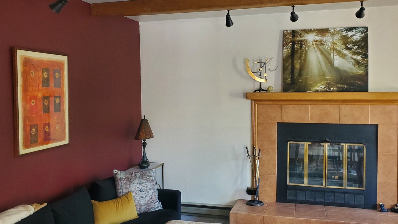 Photo of Livingroom in Hillcrest Estates