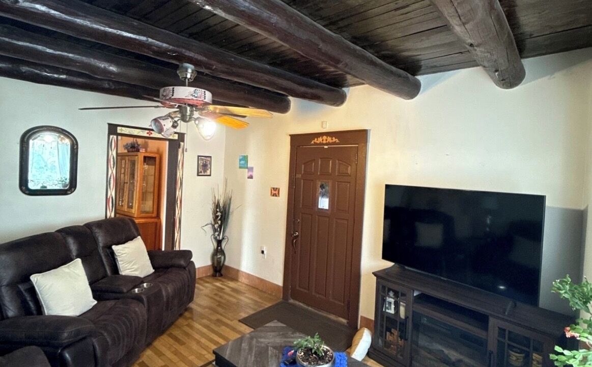 Photo of Livingroom in Sawmill Area