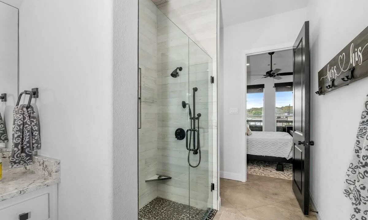 Photo of Bathroom in Carolyn Estates