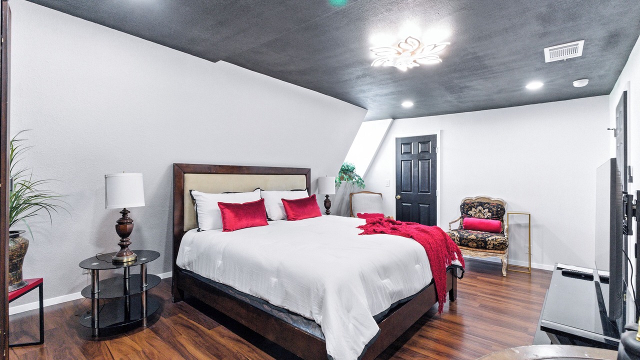 Photo of Bedroom in Brushy Creek