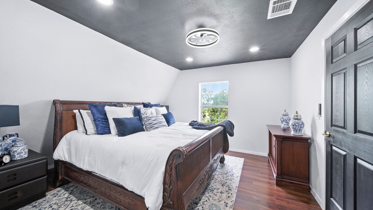 Photo of Bedroom in Brushy Creek
