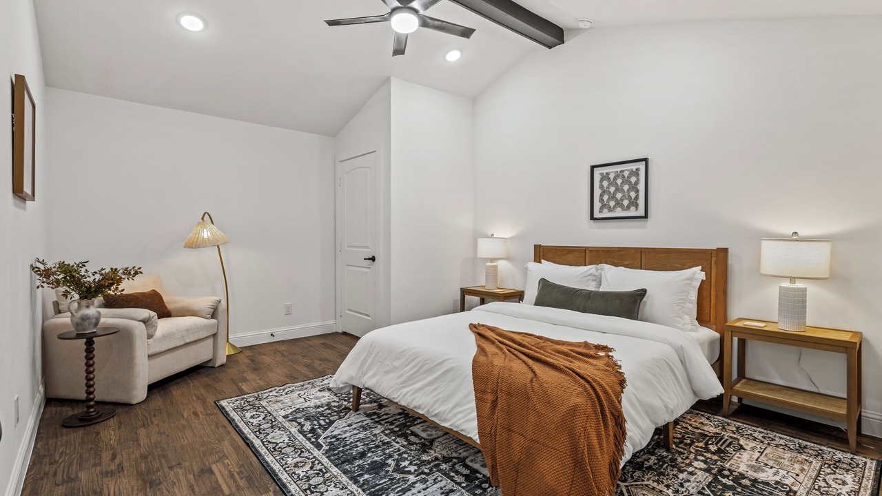Photo of Bedroom in Lake Highlands