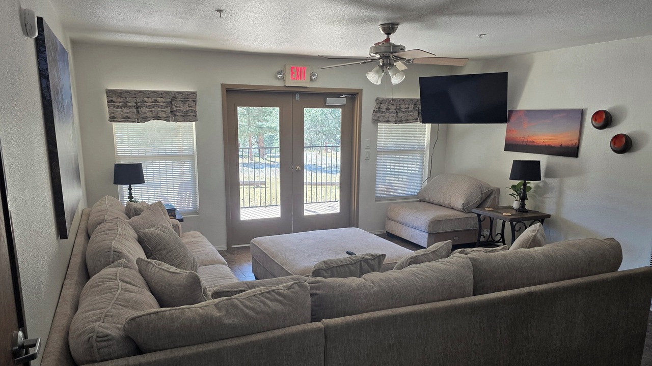 Photo of Livingroom in Mayhill