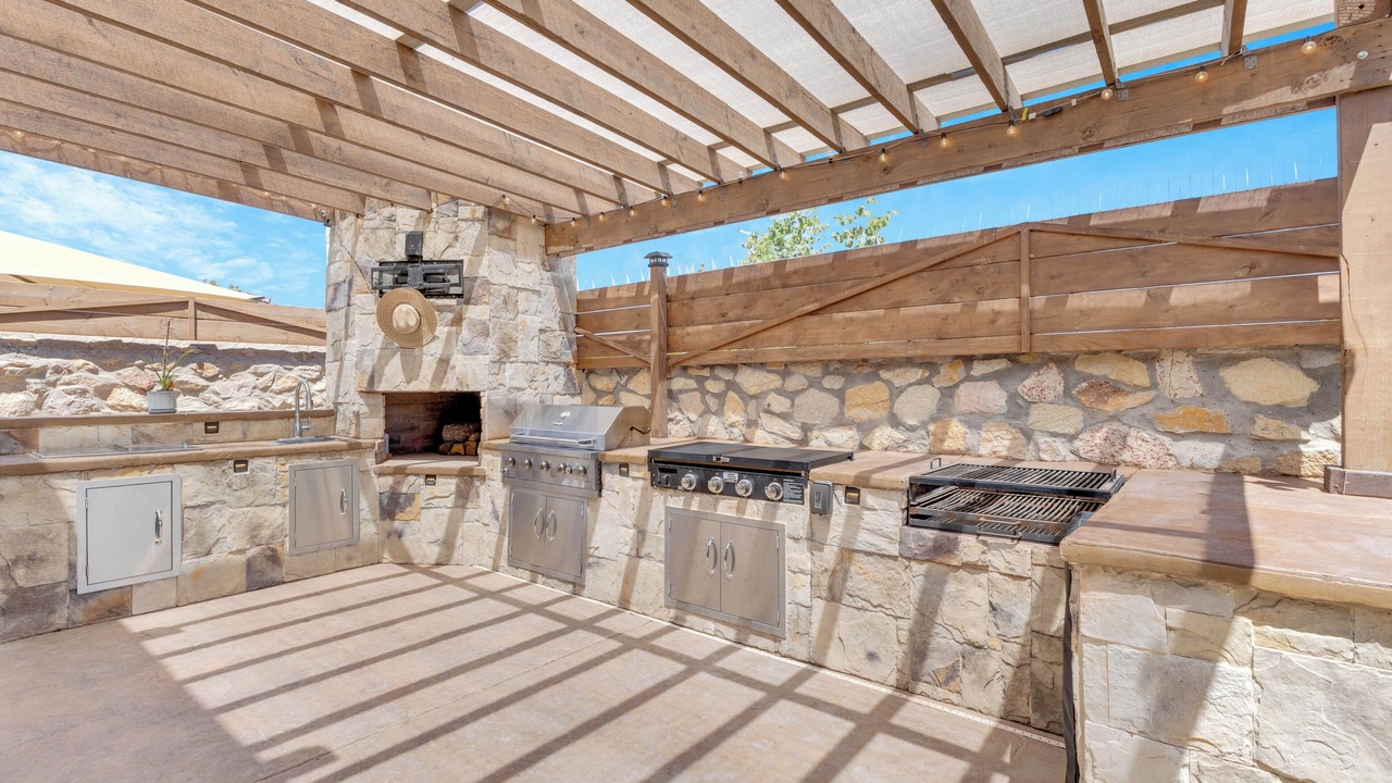 Photo of Patio Balcony in Biggs Field