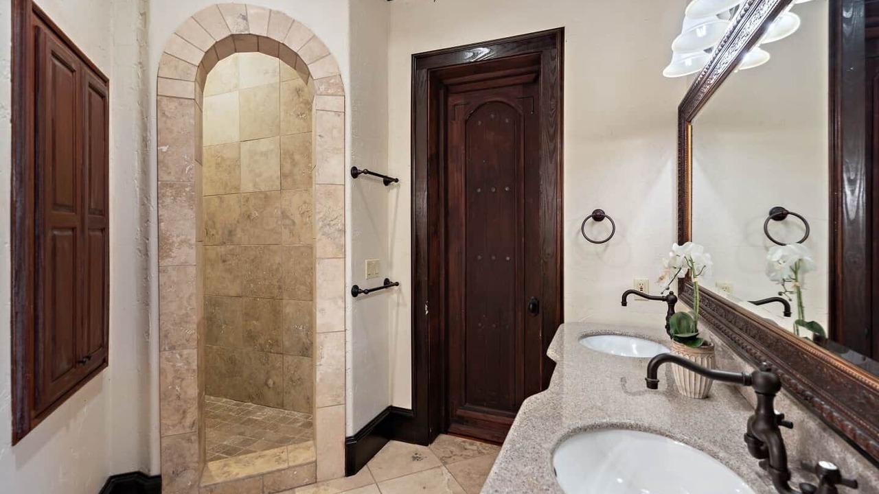 Photo of Bathroom in Greenshores