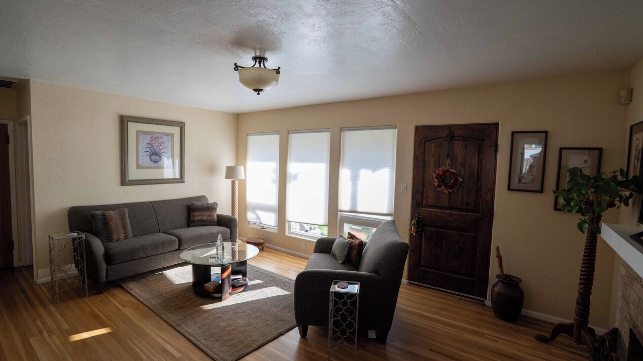 Photo of Livingroom in Northeast Heights