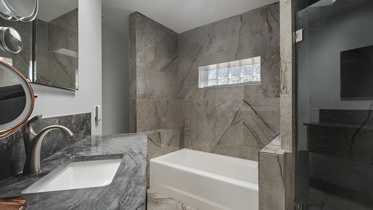 Photo of Bathroom in Alamedan Valley