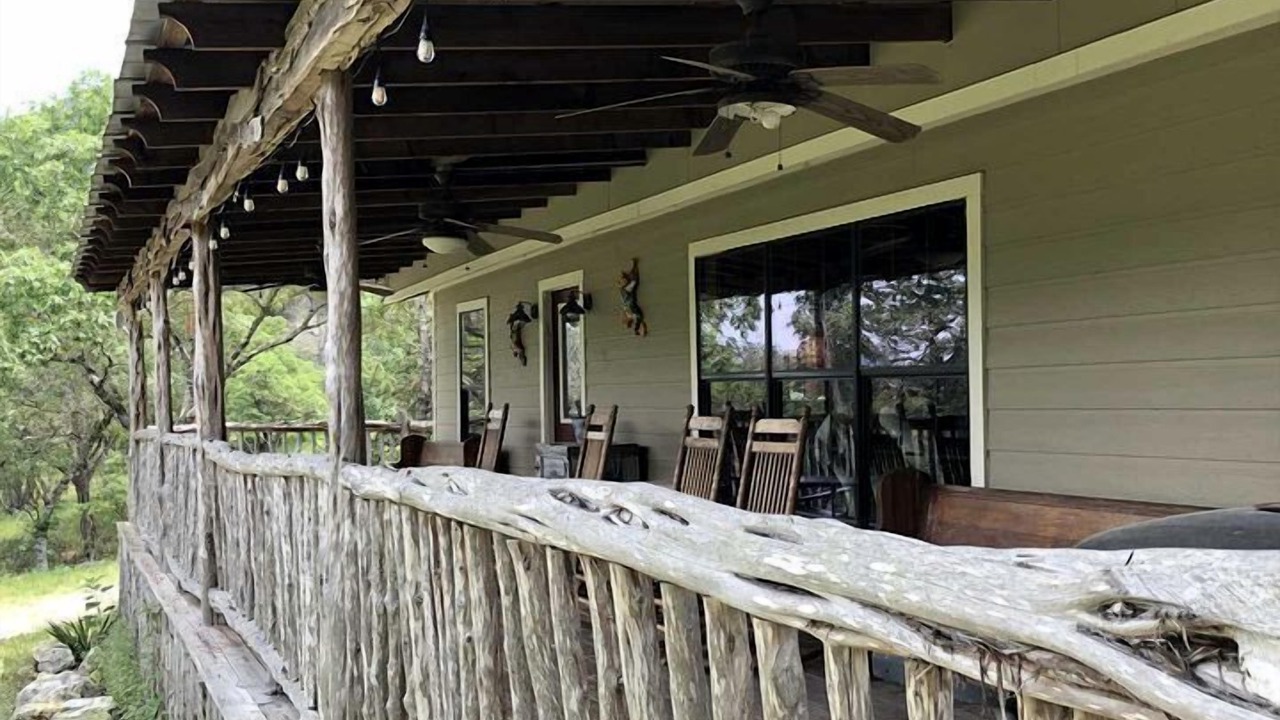 Photo of Patio Balcony in Tarpley