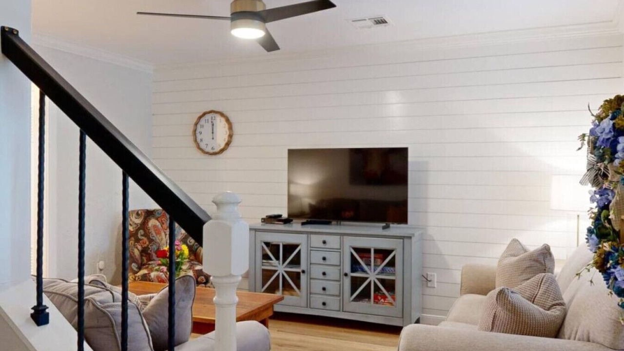 Photo of Livingroom in College Station