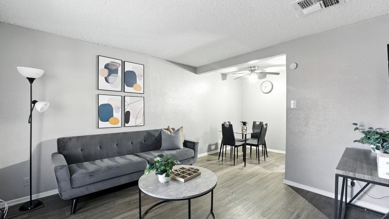Photo of Livingroom in South Arlington