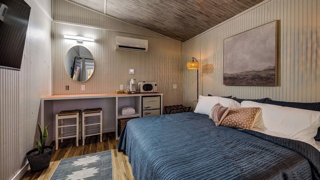 Photo of Bedroom in Alvord