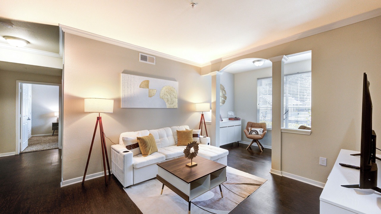 Photo of Livingroom in Alden Bridge