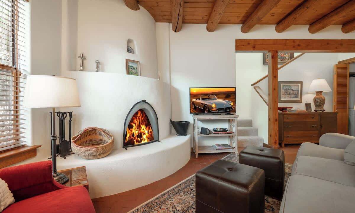 Photo of Livingroom in South Capitol