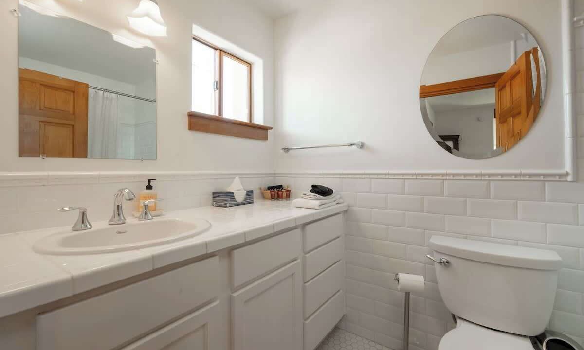 Photo of Bathroom in South Capitol