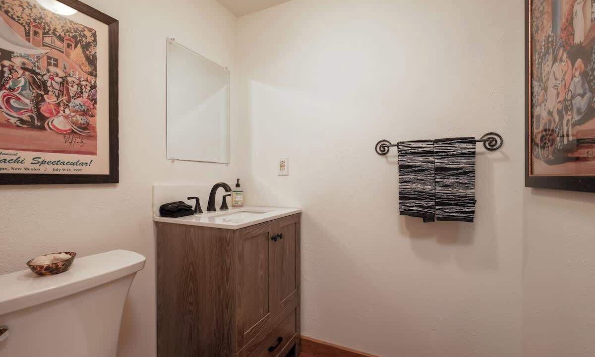 Photo of Bathroom in South Capitol
