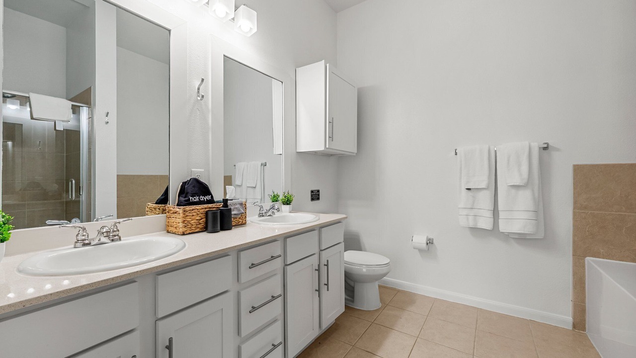 Photo of Bathroom in Montopolis