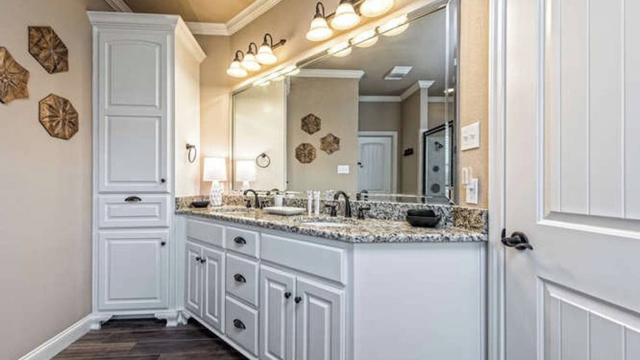 Photo of Bathroom in Hewitt