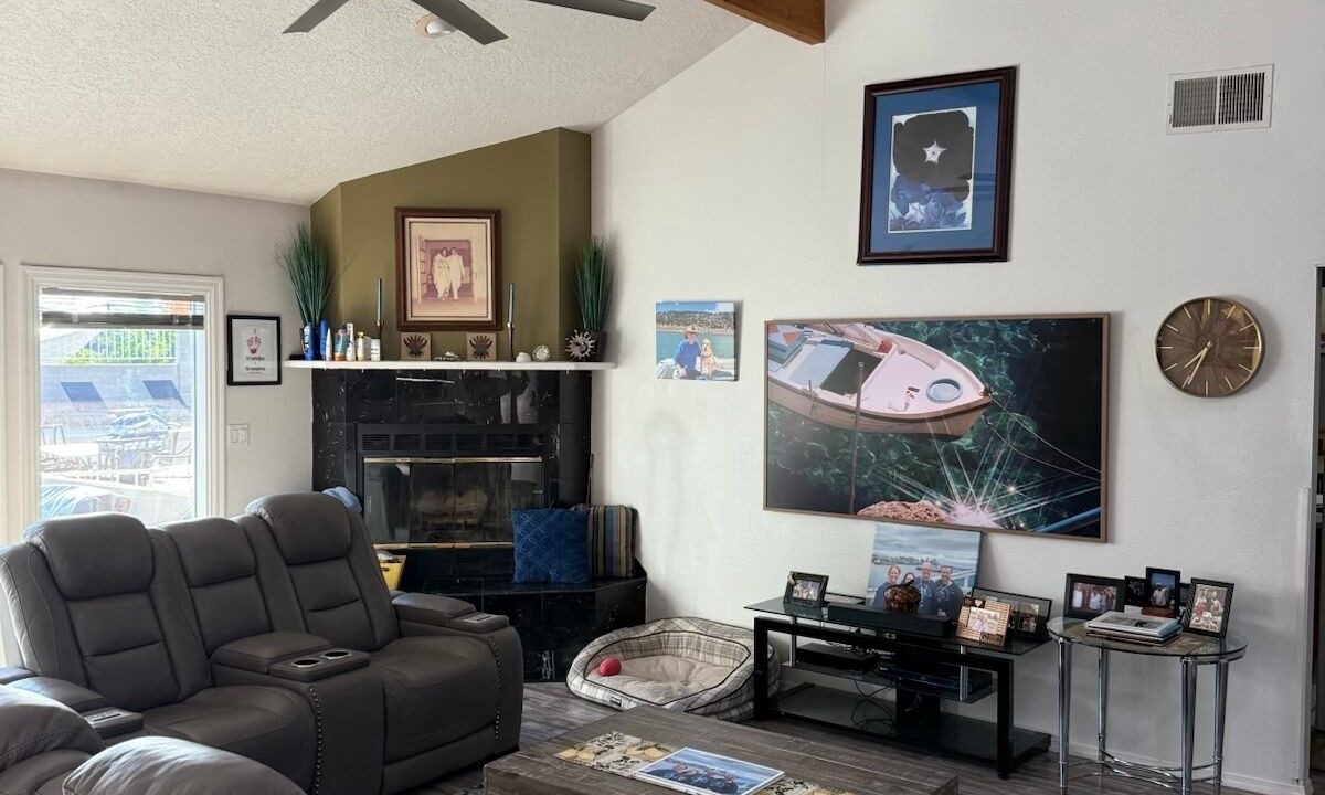 Photo of Livingroom in Paradise Hills Civic