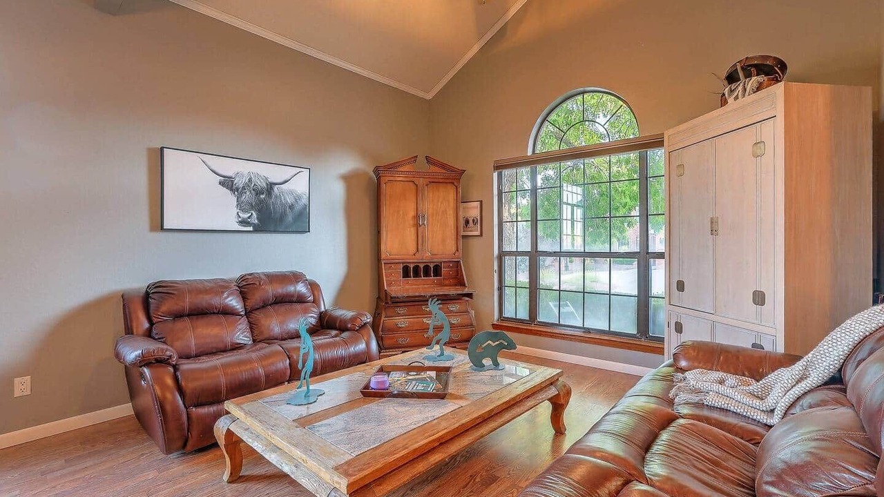 Photo of Livingroom in Alban Hills