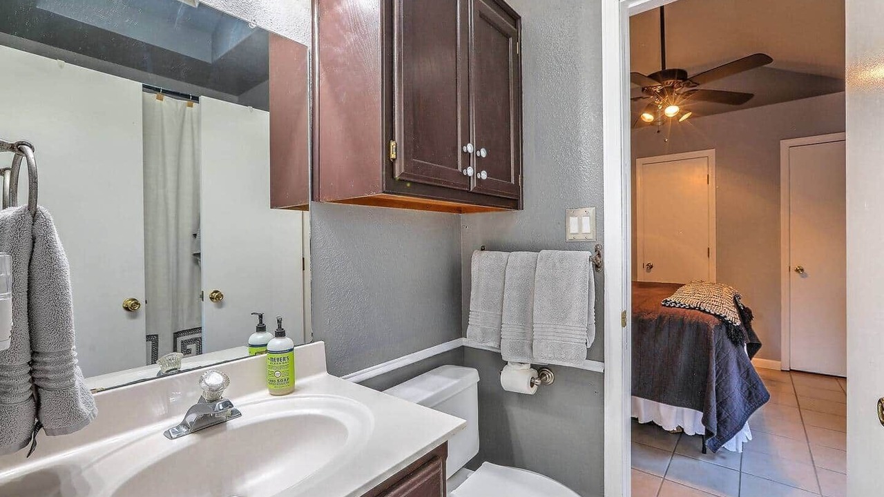 Photo of Bathroom in Alban Hills