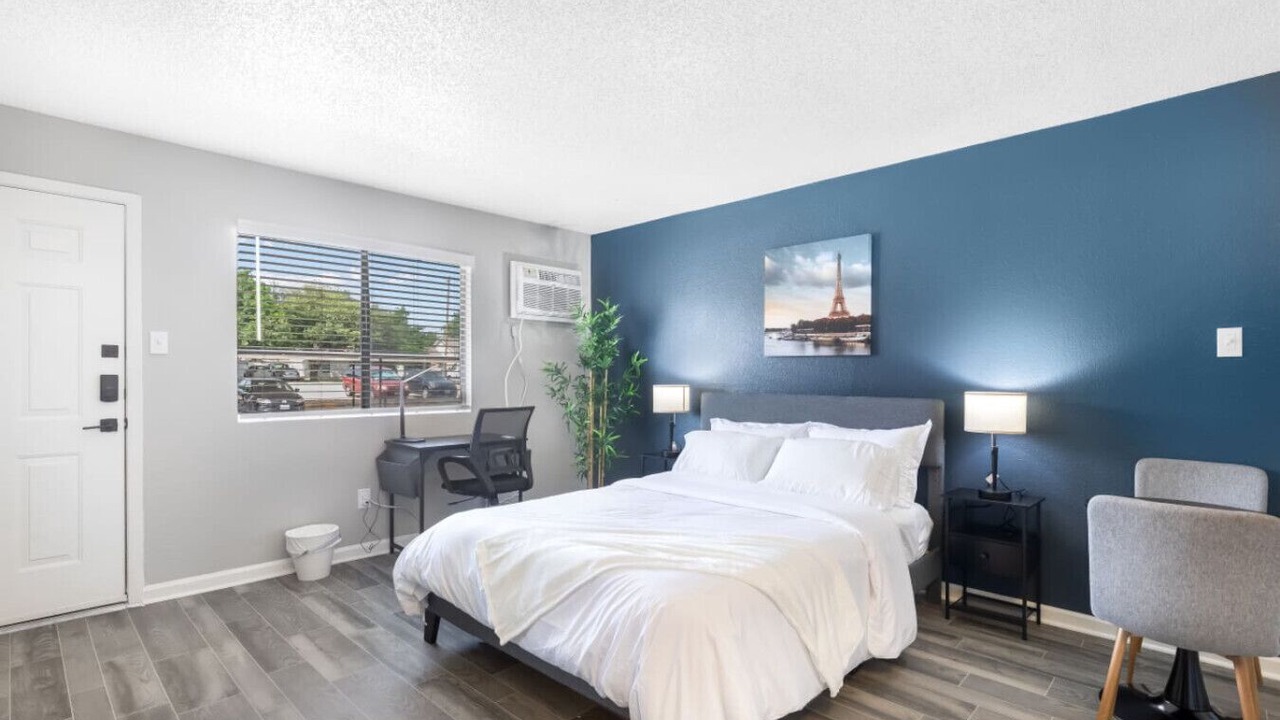 Photo of Bedroom in Haltom City