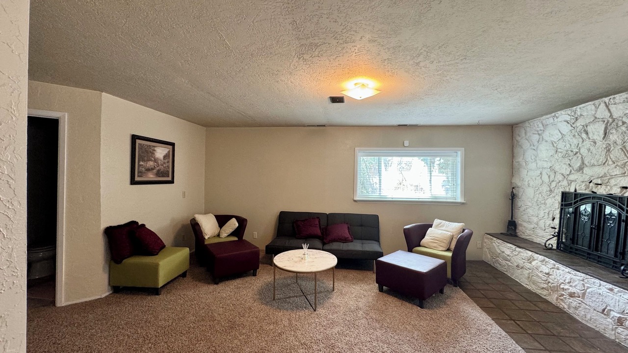 Photo of Livingroom in Farmington