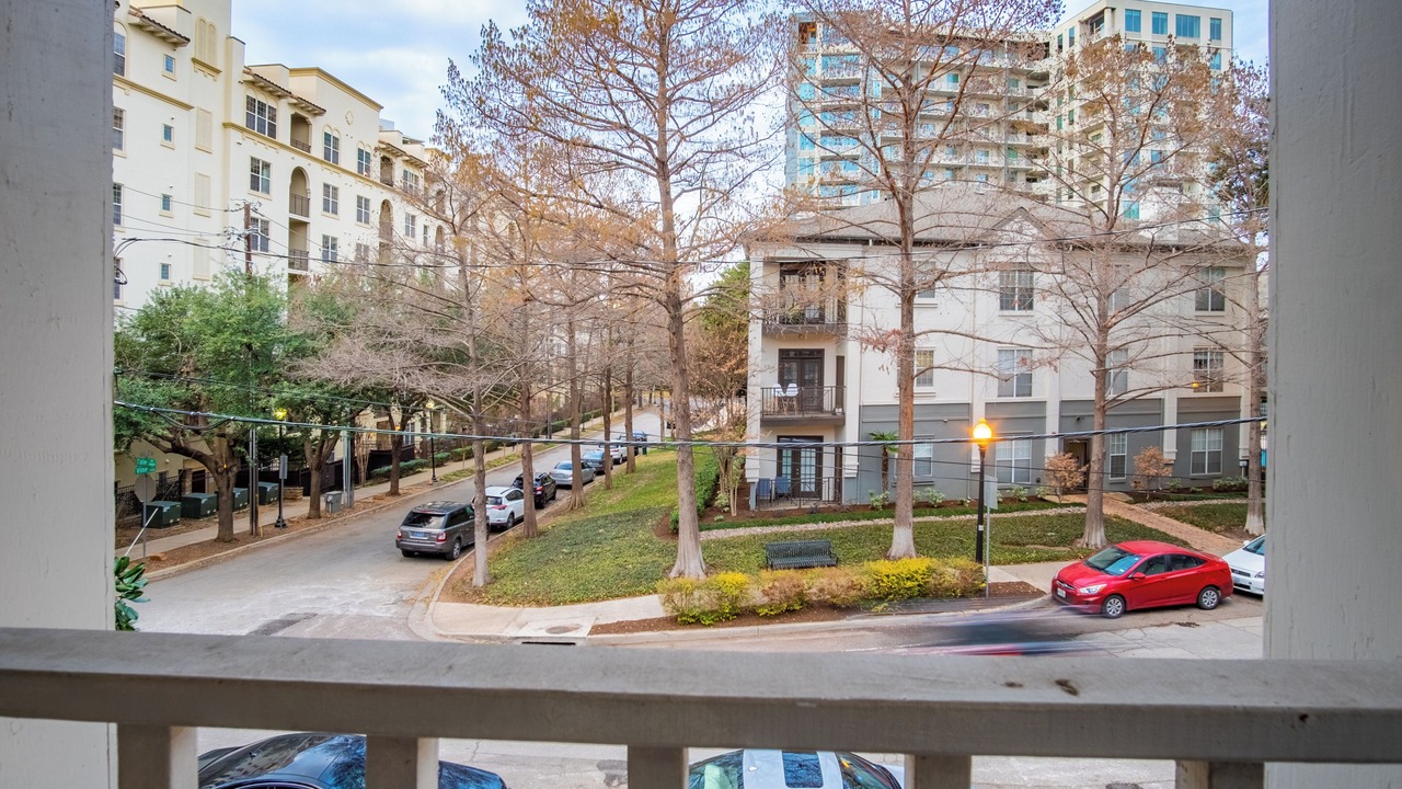 Photo of Outdoor in Uptown