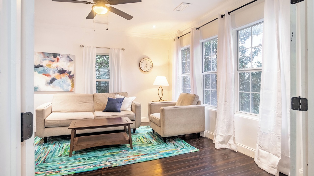 Photo of Livingroom in Uptown