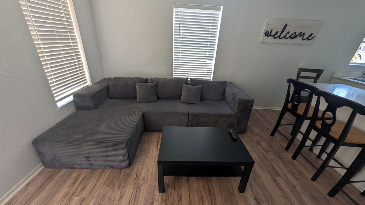 Photo of Livingroom in Northwest Los Angeles Heights