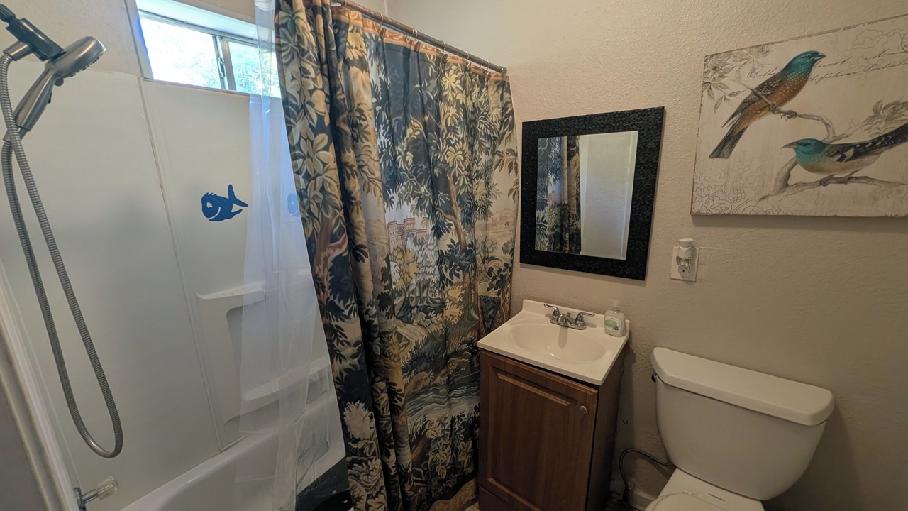 Photo of Bathroom in Northwest Los Angeles Heights