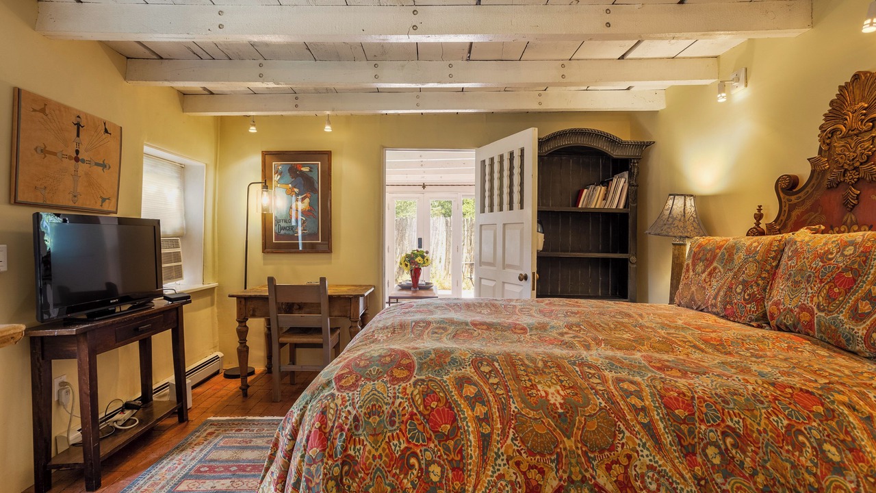 Photo of Bedroom in Rio Grande Blvd