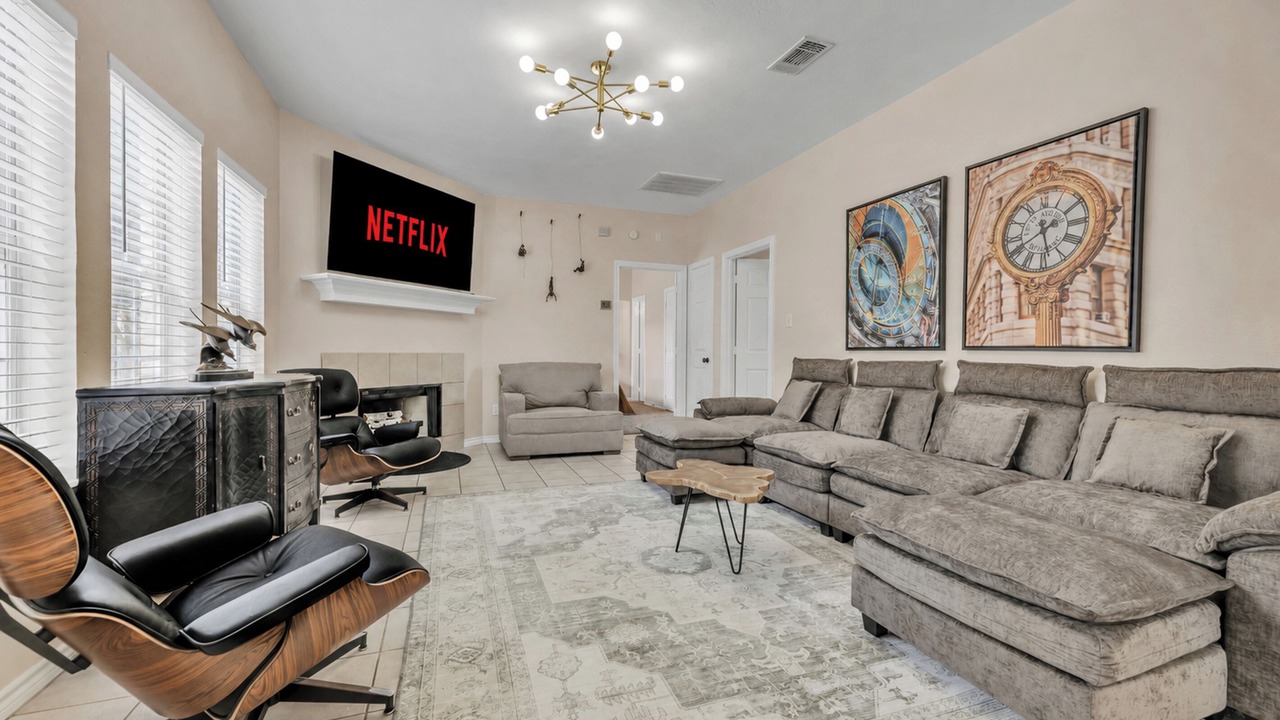 Photo of Livingroom in College Station