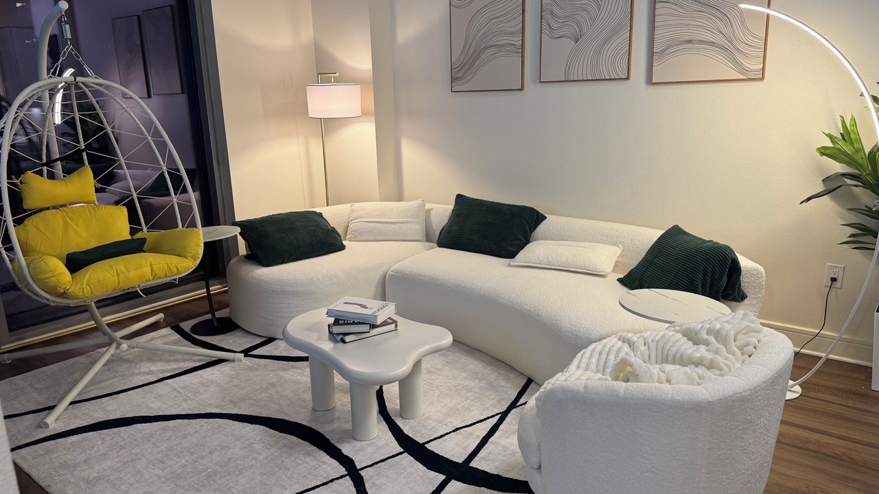 Photo of Livingroom in Uptown