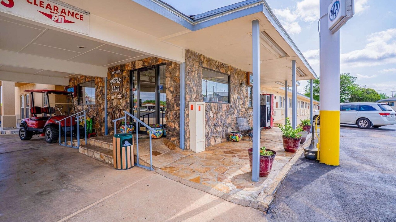 Photo of Outdoor in Ira