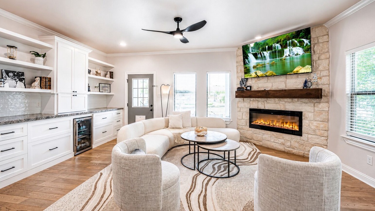 Photo of Livingroom in April Sound