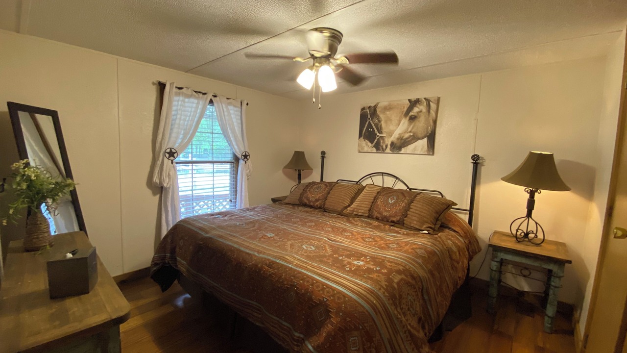 Photo of Bedroom in Plantersville