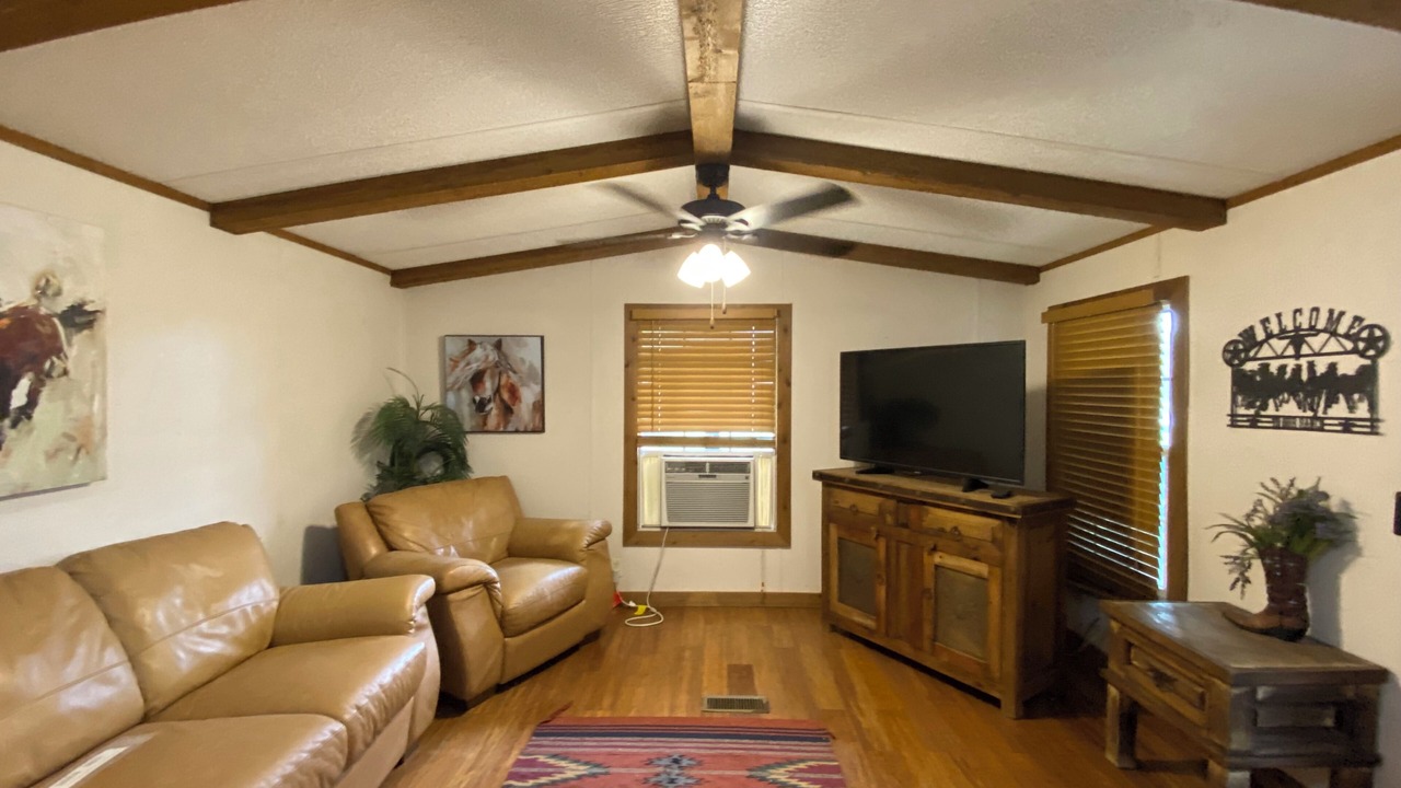 Photo of Livingroom in Plantersville