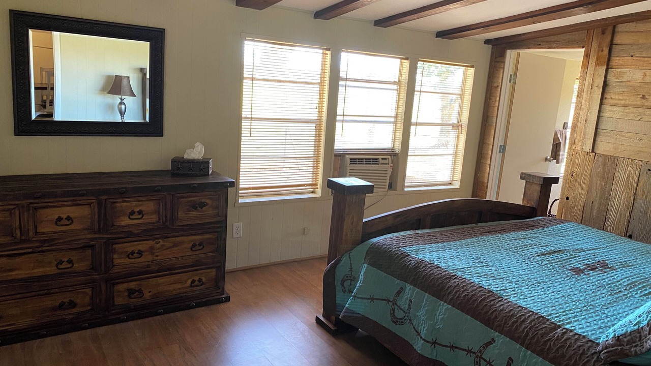 Photo of Bedroom in Plantersville
