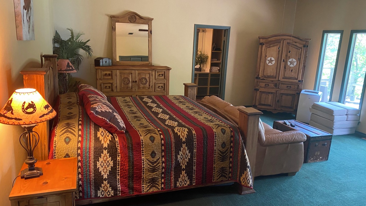Photo of Bedroom in Plantersville
