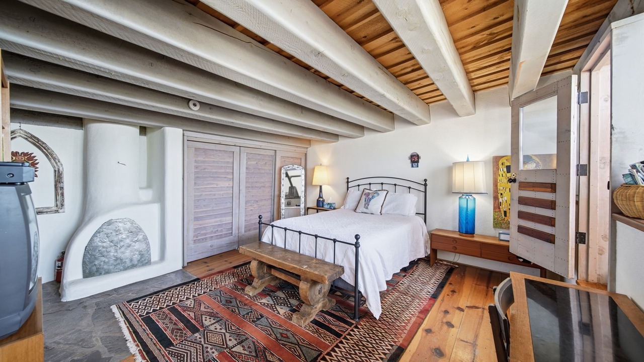 Photo of Bedroom in Arroyo Hondo