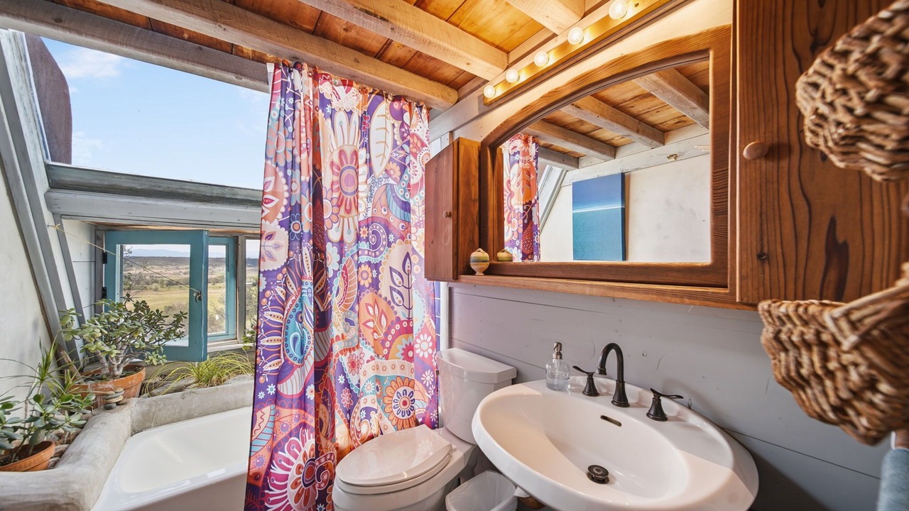 Photo of Bathroom in Arroyo Hondo