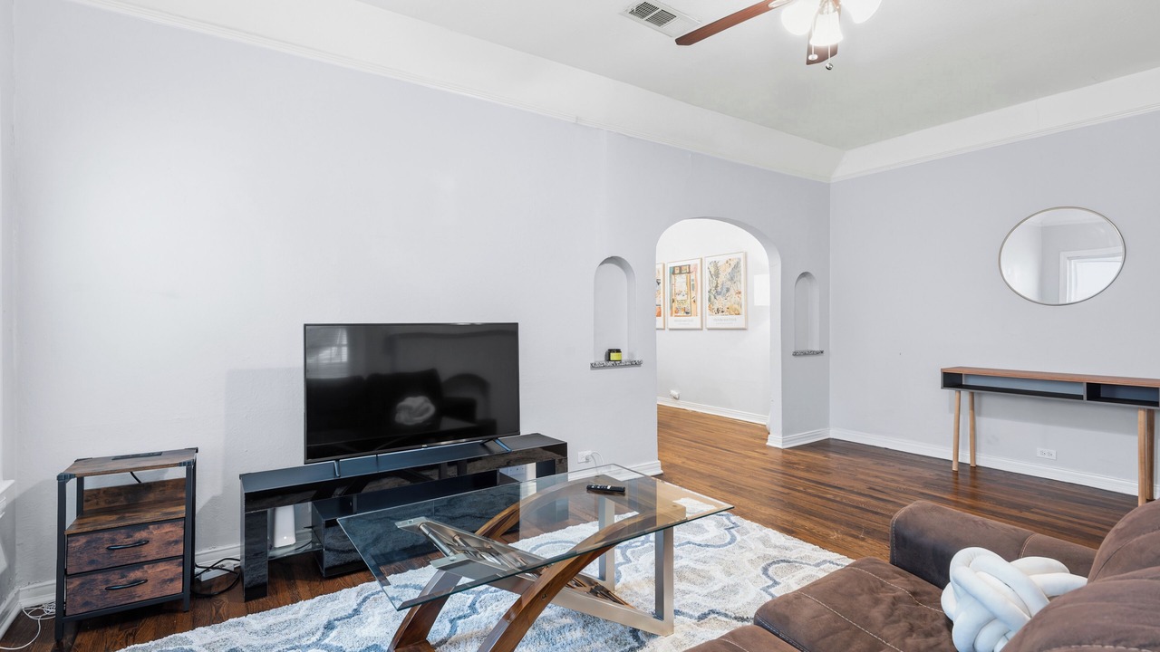 Photo of Livingroom in Knox - Henderson
