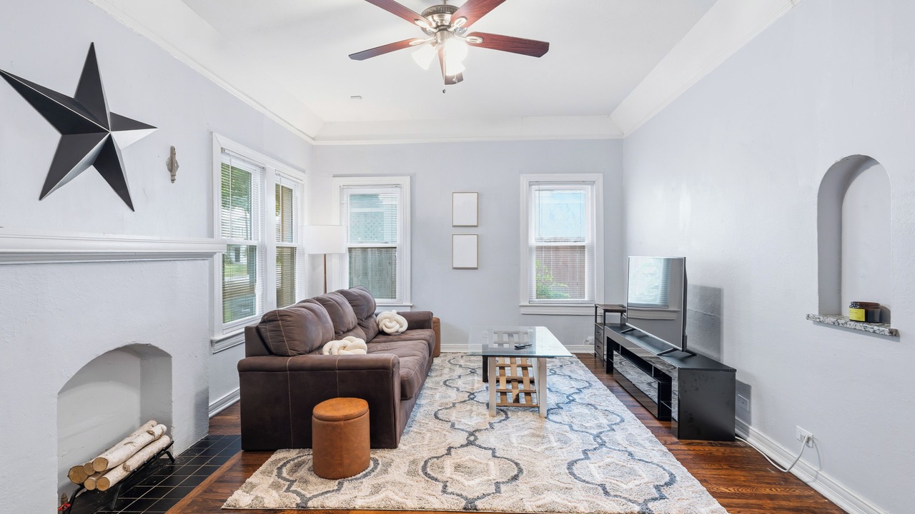 Photo of Livingroom in Knox - Henderson