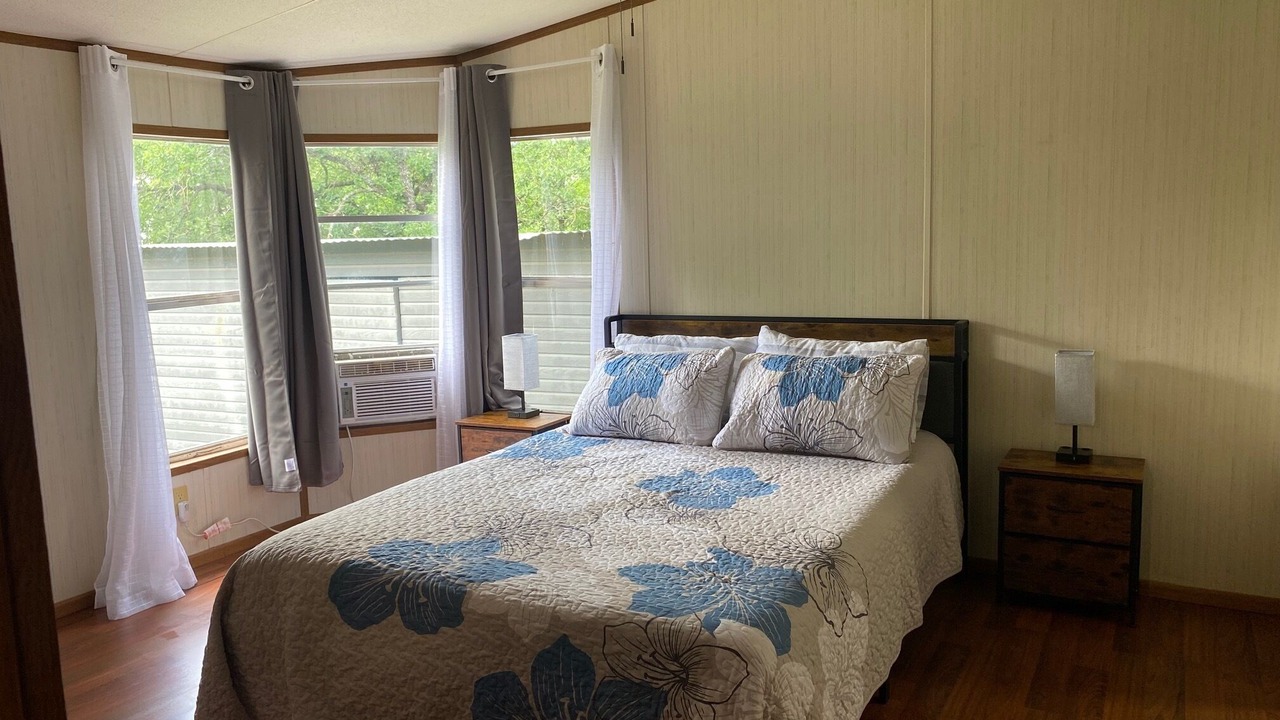 Photo of Bedroom in Gordon
